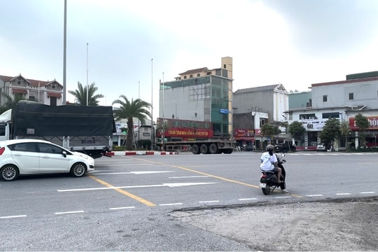 Nguy hiểm nút giao quốc lộ 37 với đường Trần Hưng Đạo (Nam Sách)