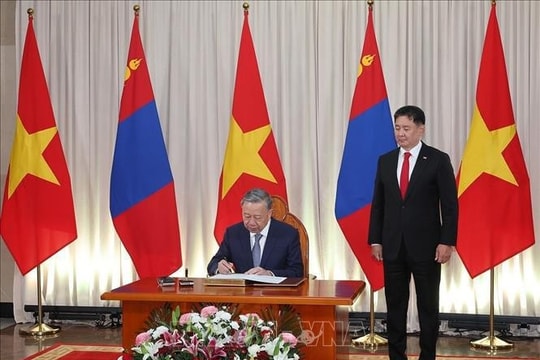 Vietnam, Mongolia issue joint statement on establishing comprehensive partnership