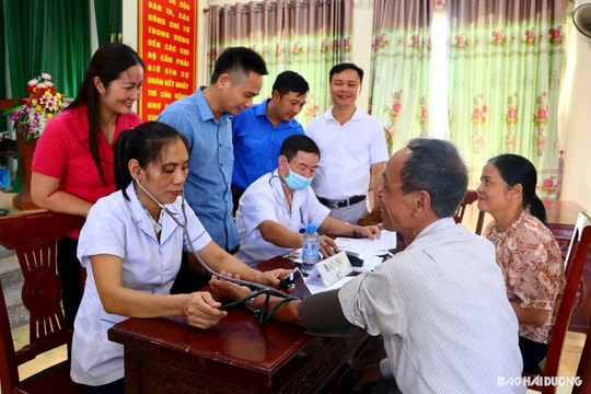 Hỗ trợ người khó khăn ở Thanh Hà bị ảnh hưởng do bão số 3