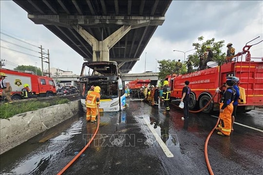 Số nạn nhân thiệt mạng trong vụ cháy xe buýt tại Thái Lan tăng lên ít nhất 25 người