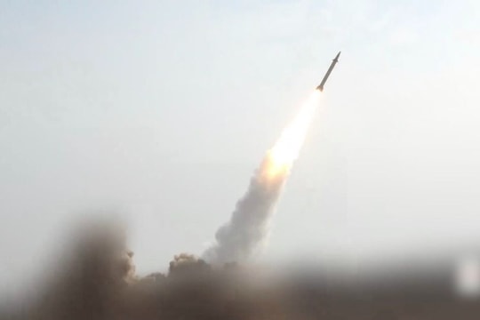 Houthi phóng rocket nhằm vào vị trí quân sự sâu trong lãnh thổ Israel