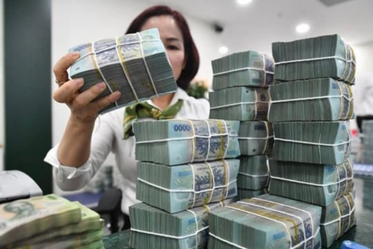 Tiền gửi của người dân vào ngân hàng đạt mức cao kỷ lục hơn 6,838 triệu tỷ đồng