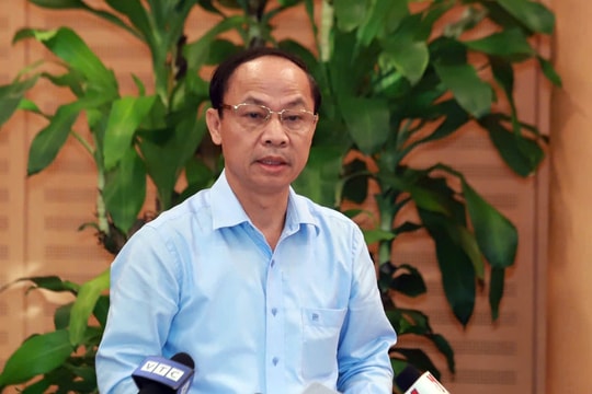 Sở Giáo dục và Đào tạo Hà Nội thông tin vụ cô giáo có hành vi thân mật với nam sinh