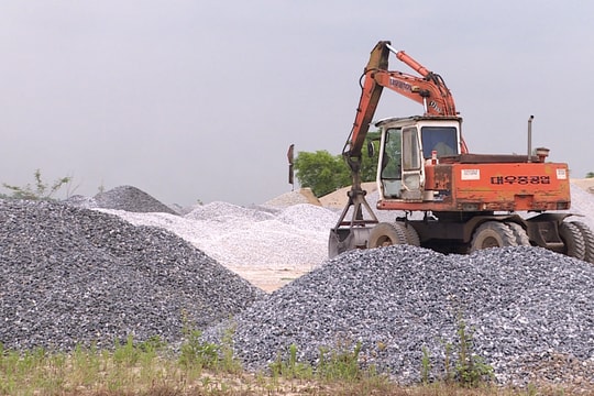 Phát triển kinh tế ngoài đê sao cho phù hợp?