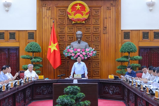 Thủ tướng Phạm Minh Chính chủ trì cuộc họp về dự án đường sắt tốc độ cao Bắc-Nam