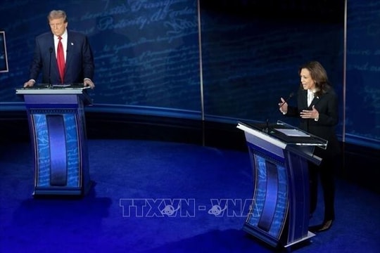 "Cặp đấu" Harris-Trump tất bật tại các bang chiến trường trong chặng nước rút trước ngày bầu cử