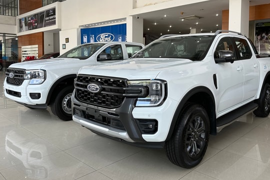 Ford tung khuyến mãi cho toàn bộ xe trong tháng 10