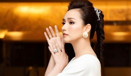 Ngắm bộ trang sức trăm tỷ của "bà trùm kim cương" khét tiếng Vbiz