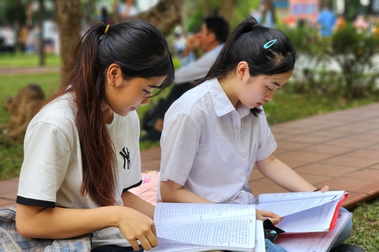 Bốc thăm môn thi thứ 3 vào lớp 10: Trò chơi may rủi, học sinh thêm áp lực
