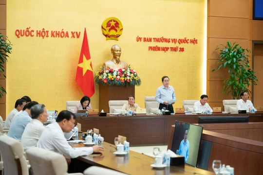 Ủy ban Thường vụ Quốc hội xem xét công tác nhân sự, cho ý kiến Kỳ họp thứ 8