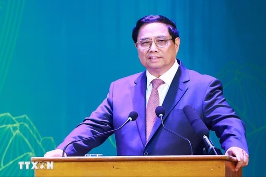 Thủ tướng Phạm Minh Chính lên đường dự Hội nghị Cấp cao ASEAN lần thứ 44 và 45