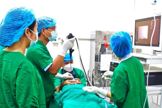 Trẻ mềm sụn thanh quản lo thời tiết chuyển mùa