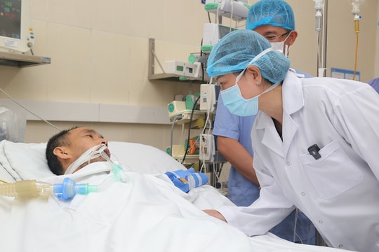 Người đầu tiên ở Việt Nam được ghép đồng thời tim và gan