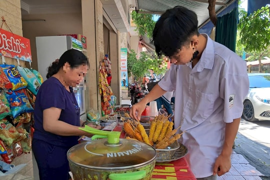 Nỗi lo từ những món quà vặt ở cổng trường