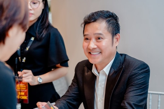Cựu danh thủ Hồng Sơn ra mắt hồi ký