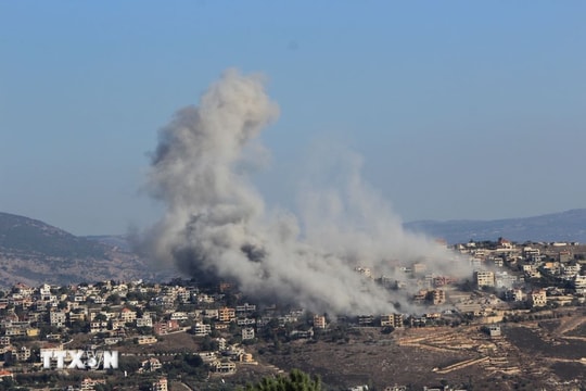 Israel tấn công tỉnh Homs và Hama của Syria