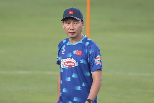 Hàng thủ tuyển Việt Nam vẫn là mối lo với ông Kim Sang Sik