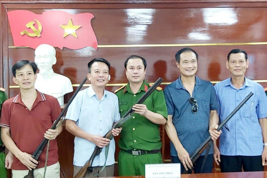 3 người dân ở Cẩm Giàng tự nguyện giao nộp vũ khí