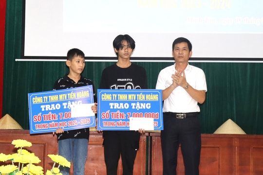 Doanh nghiệp chung sức chăm lo khuyến học ở Kinh Môn