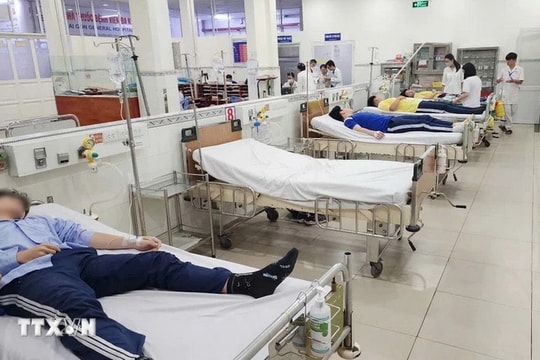 Vụ ngộ độc ở Trường THPT Lê Quý Đôn: Xét nghiệm độc chất trong thức ăn bán trú
