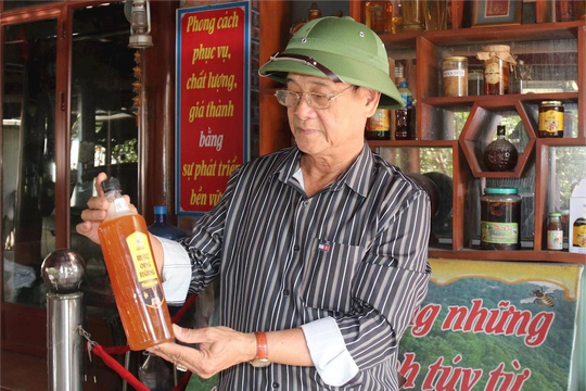 Nuôi ong nội rừng Kinh Môn, lãi 3 tỷ mỗi năm