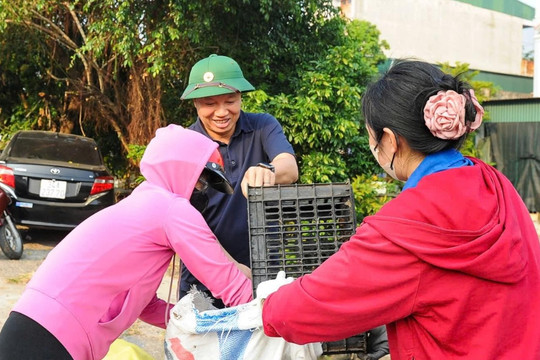 Cán bộ và nhân dân TP Hải Dương ra quân vệ sinh môi trường