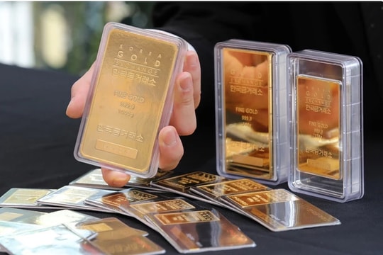 Vàng thế giới tăng giá, dự báo chạm ngưỡng 3.000 USD/ounce vào năm 2025