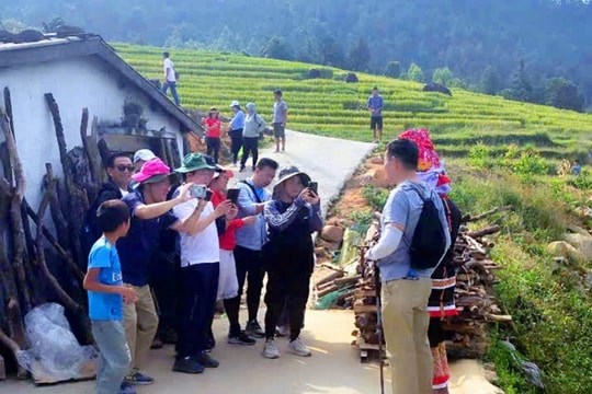 Đoàn famtrip 50 doanh nghiệp khảo sát du lịch ở Bình Liêu