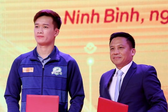 Hé lộ nguồn tài chính giúp đội bóng hạng nhất chi tiền tỷ mua Hoàng Đức
