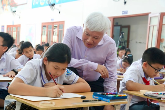 Học sinh tiểu học thi vẽ tranh về TP Hải Dương tương lai