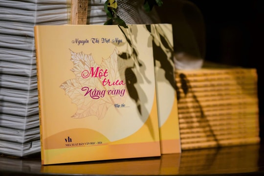 “Một trưa nắng vàng” - tập thơ ấm áp tình người