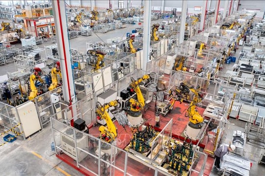 Nợ công toàn cầu sắp vượt mốc 100.000 tỷ USD