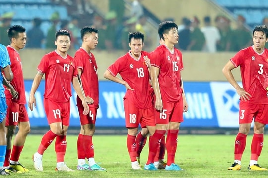 Việt Nam tụt 3 bậc, bị Thái Lan đào sâu cách biệt trên bảng FIFA