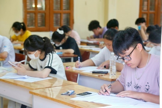 Học phí công lập năm học 2024-2025 thấp nhất 8.000 đồng mỗi tháng