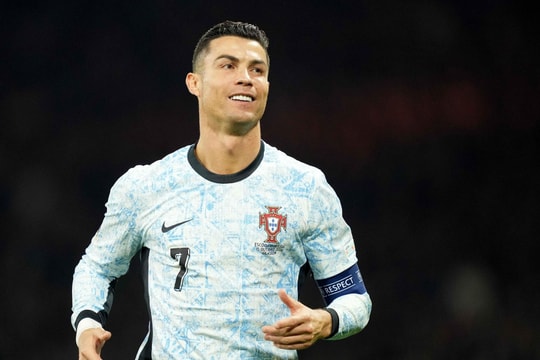 Ronaldo vượt xa Messi trong top 10 cầu thủ thu nhập cao nhất thế giới 2024