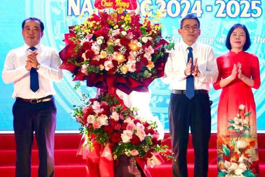 Đồng chí Bí thư Tỉnh uỷ Trần Đức Thắng dự lễ khai giảng tại Trường Đại học Hải Dương