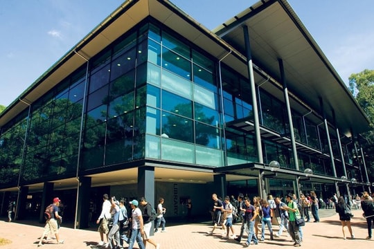 Một trường đại học Australia dừng nhận học sinh 5 tỉnh của Việt Nam, trong đó có Hải Dương