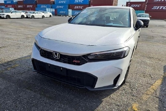Lô xe Honda Civic bản mới cập bến Việt Nam