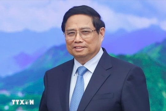 Thủ tướng Chính phủ lên đường dự Hội nghị các nhà lãnh đạo Nhóm BRICS mở rộng