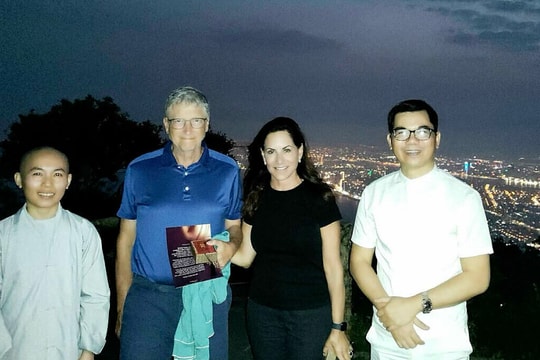 Mở tour thưởng trà giống tỷ phú Bill Gates trên đỉnh Bàn Cờ