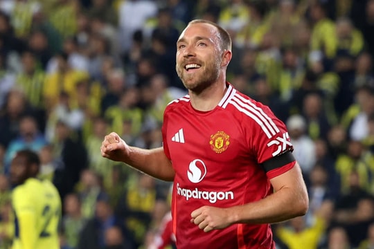 Man Utd hòa Fenerbahce khi Mourinho bị đuổi