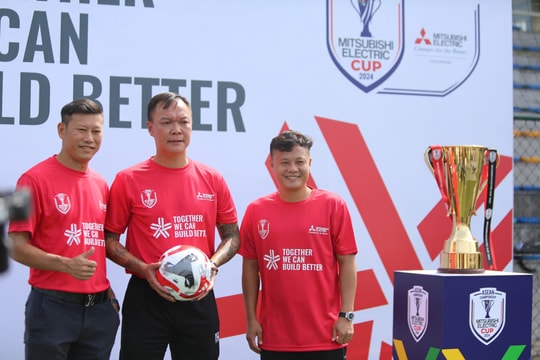 Bộ 3 danh thủ vô địch AFF Cup 2008 huấn luyện bóng đá cho cầu thủ trẻ