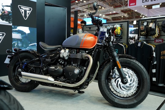 Triumph Bonneville Bobber - mô tô cổ điển giá 625 triệu đồng