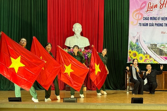 30 tiết mục văn nghệ của cán bộ hưu trí chào mừng giải phóng TP Hải Dương
