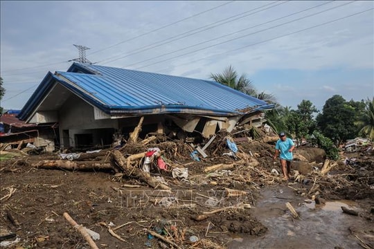 Bão nhiệt đới Kong-rey mạnh lên thành siêu bão
