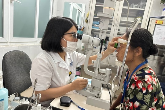Quốc hội thảo luận về dự án luật sửa đổi, bổ sung một số điều Luật Bảo hiểm y tế