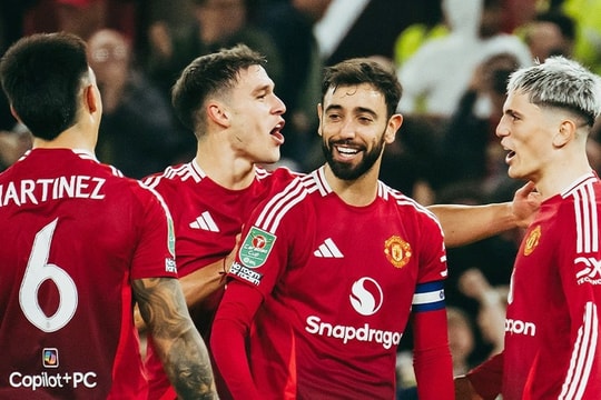 MU thắng tưng bừng khi Van Nistelrooy làm huấn luyện viên tạm quyền