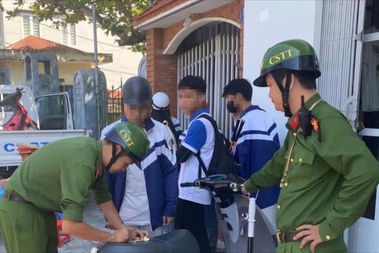 Thanh Hà xử lý 145 học sinh vi phạm giao thông trong tháng 10
