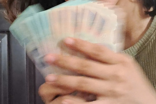 Đề xuất vợ chồng mà kiểm soát thu nhập của nhau sẽ bị phạt đến 30 triệu đồng