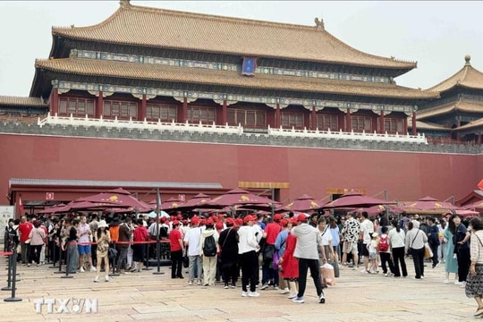 Trung Quốc mở rộng chương trình miễn thị thực 15 ngày cho du khách quốc tế
